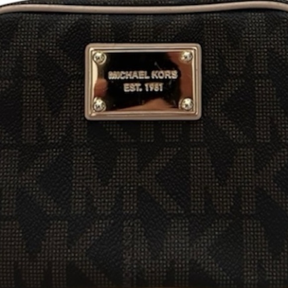 Michael Kors Brown Gold Crossbody Shoulder Bag Pre loved Approx 5.5”x 4.5”x 2.4” - Picture 3 of 8